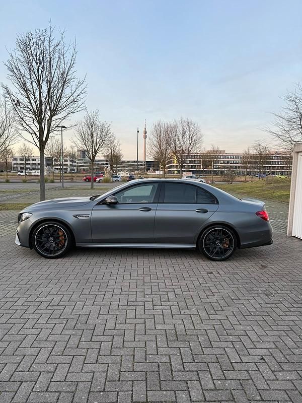 Gebraucht Mercedes E63S AMG AMG 612 PS (450 kW) 2017 Grau Limousine