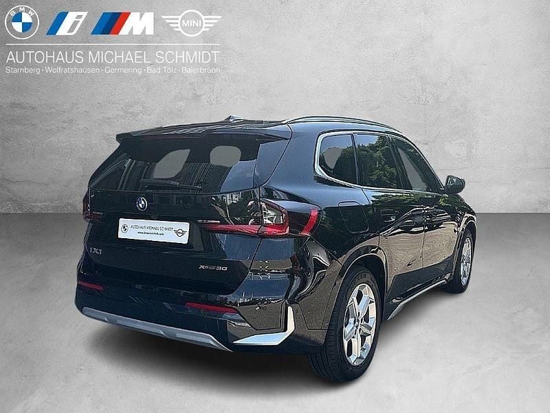 Neu BMW iX1 xLine 230 kW (313 PS) 2025 Black sapphire SUV