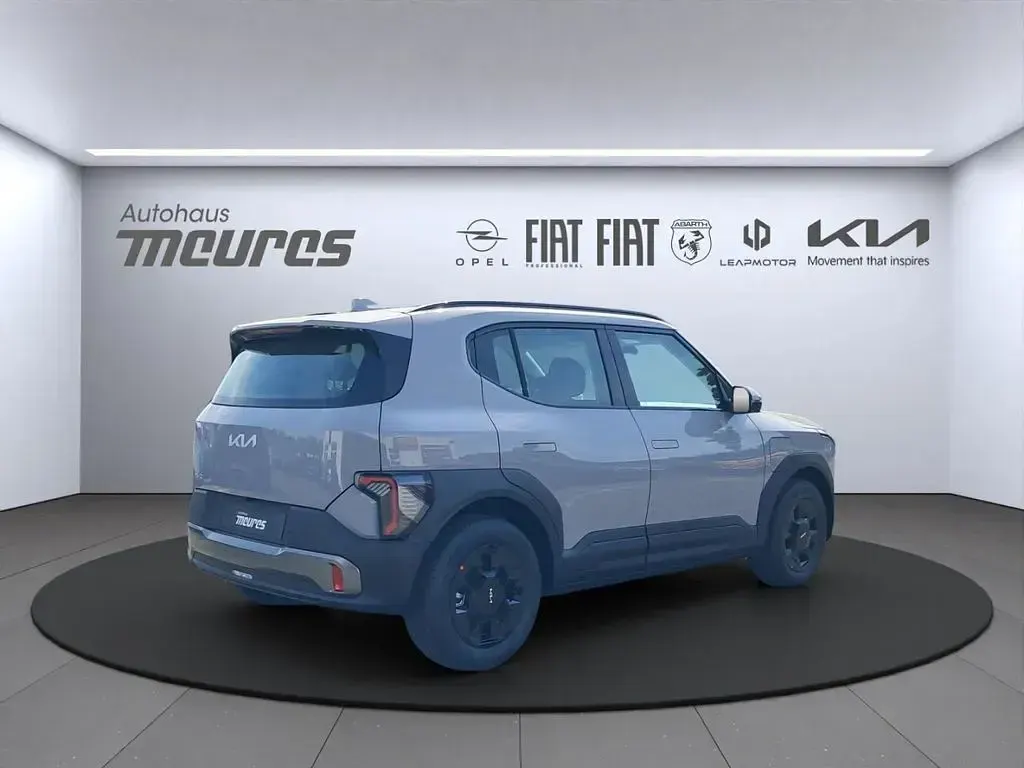 Neu Kia EV2 Earth 108 kW (147 PS) 2026 Grau SUV