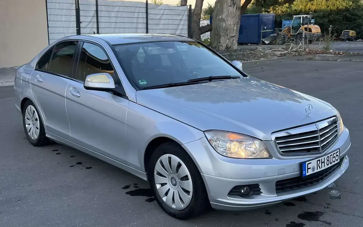 Gebraucht Mercedes C180 156 PS (114 kW) 2008 Silber Limousine
