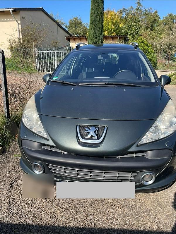 Grün Gebraucht 2008 Peugeot 207 Kombi | 650 € (Superpreis) - Bild 1/4