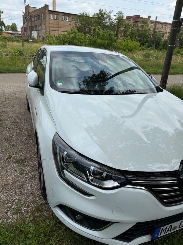 Weiß Gebraucht 2017 Renault Mégane GrandTour Bose Edition Kombi | 11.000 € (Superpreis) - Bild 1/4