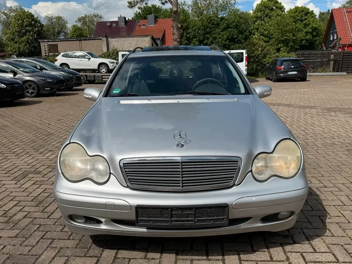Gebraucht Mercedes C180 129 PS (94 kW) 2005 Silber Kombi