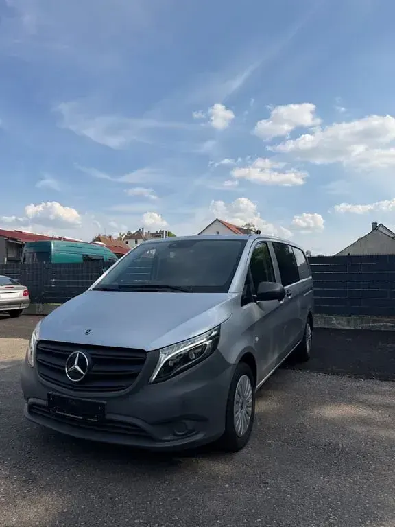 Gebraucht Mercedes Vito 190 PS (139 kW) 2021 Silber Van
