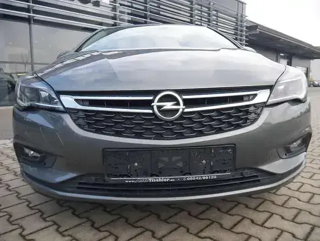 Gebraucht Opel Astra Innovation 150 PS (110 kW) 2019 Quarz grau Kleinwagen
