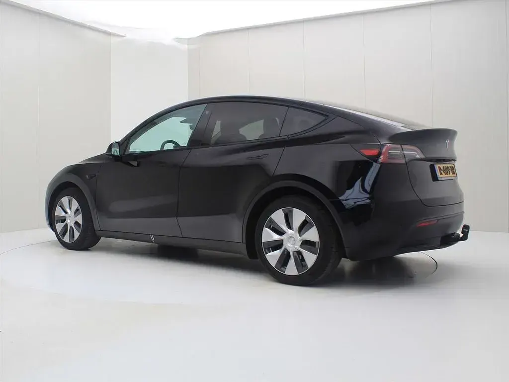 Gebraucht Tesla Model Y Standard Range 225 kW (306 PS) 2022 Schwarz SUV