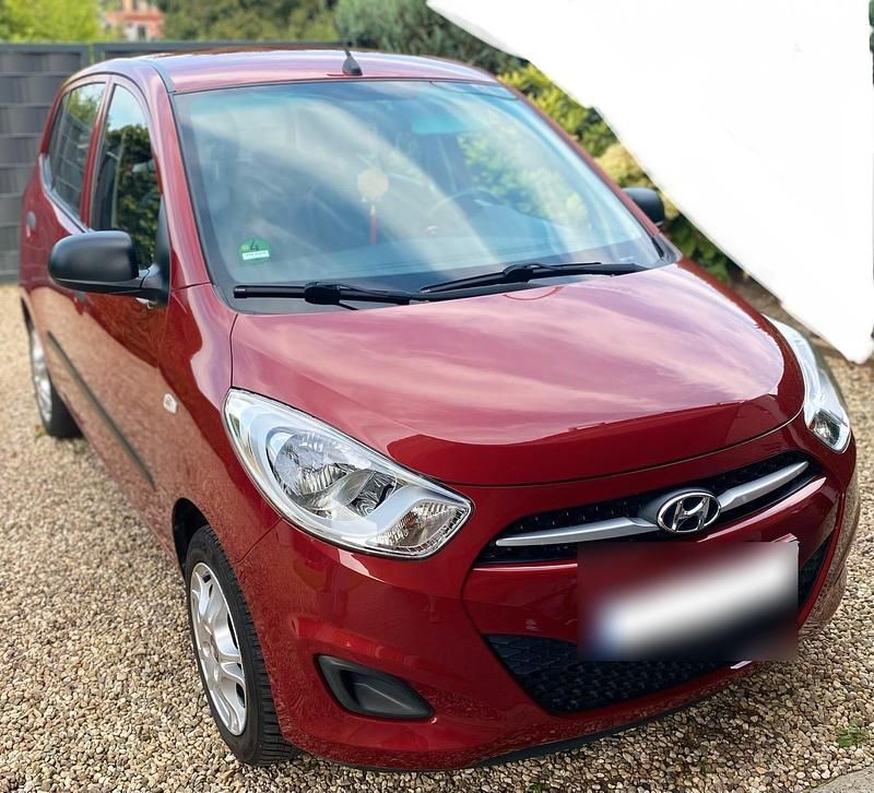 Rot Gebraucht 2013 Hyundai i10 Kleinwagen | 4.490 € (Teuer) - Bild 1/4