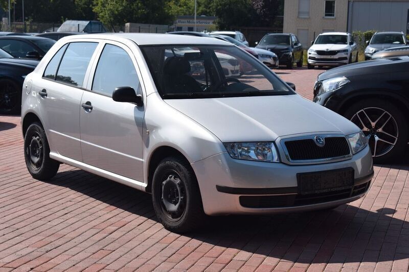 Silber Gebraucht 2004 Skoda Fabia Exact Limousine | 2.000 € (Etwas zu teuer) - Bild 1/3