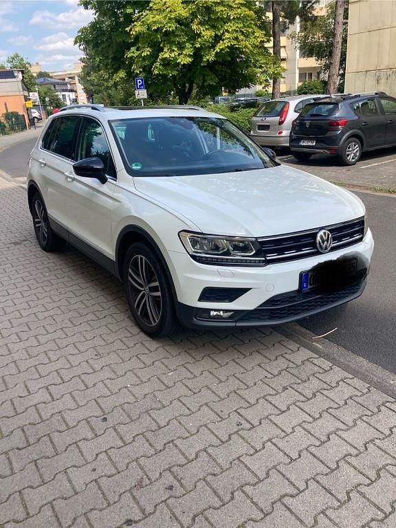 Schwarz Gebraucht 2017 VW Tiguan Sound SUV | 19.999 € (Fairer Preis) - Bild 1/4