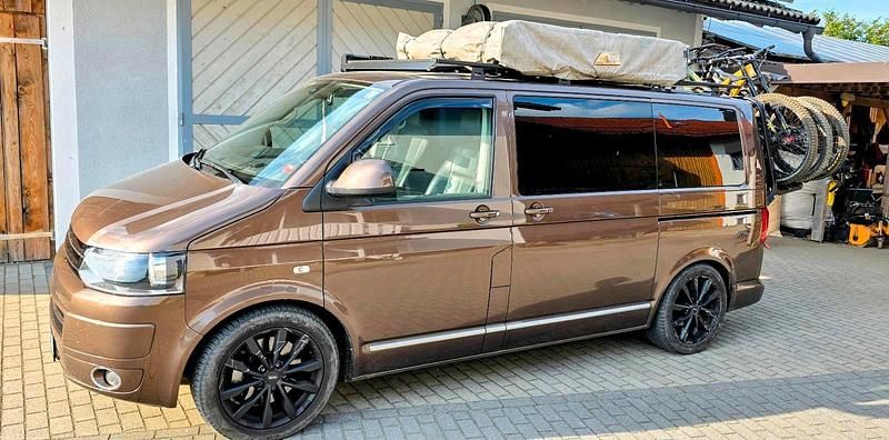 Braun Gebraucht 2014 VW Multivan Highline Van | 21.900 € - Bild 1/4