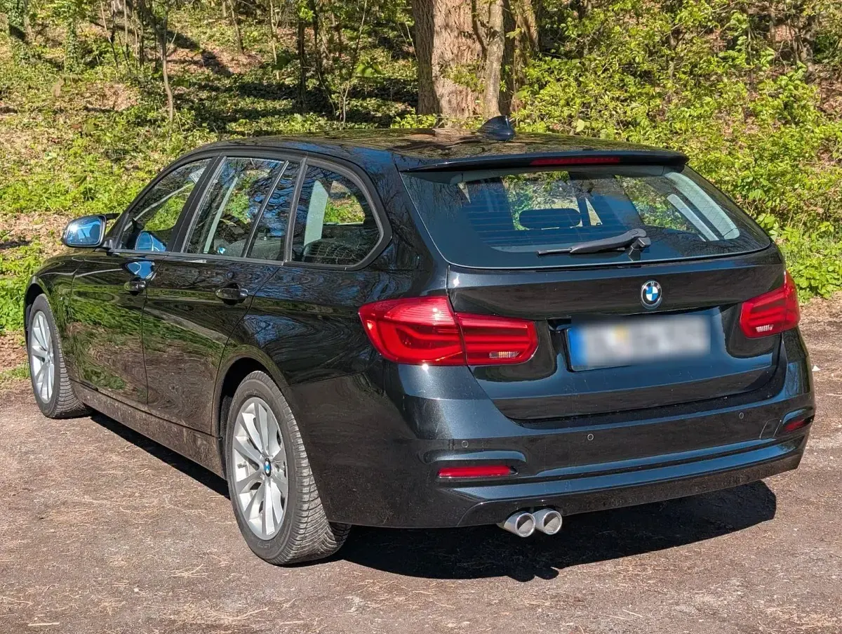 Second-hand BMW 320 Advantage 190 CP (139 kW) 2017 Negru Break