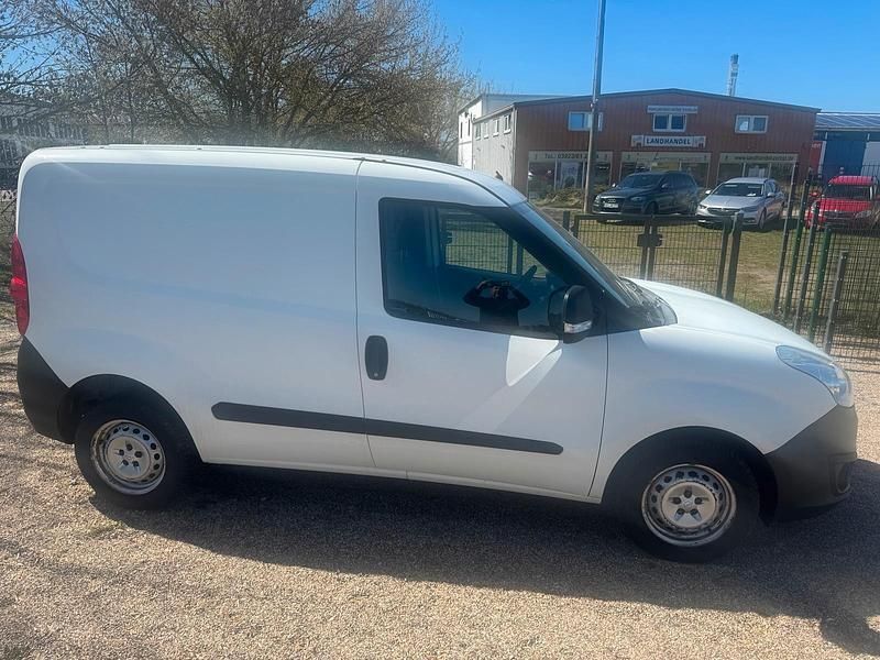 Gebraucht Opel Combo 89 PS (65 kW) 2012 Weiß Van / Kleinbus