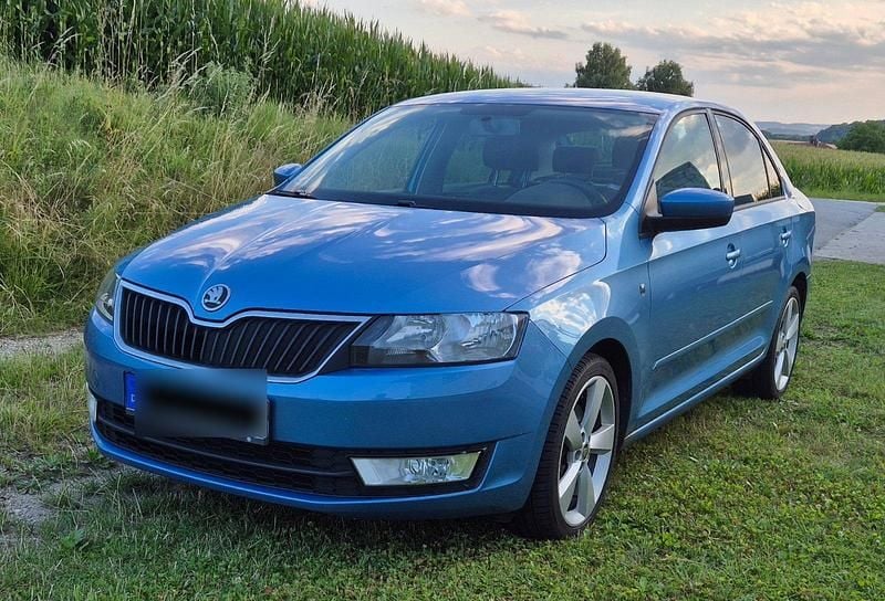 Blau Gebraucht 2013 Skoda Octavia Elegance Limousine | 5.990 € (Superpreis) - Bild 1/4