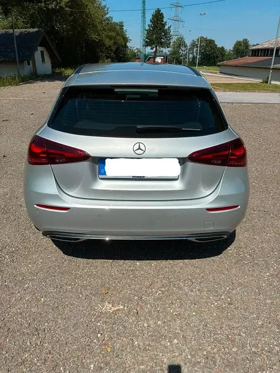 Gebraucht Mercedes A200 Advanced 163 PS (119 kW) 2023 Silber Limousine