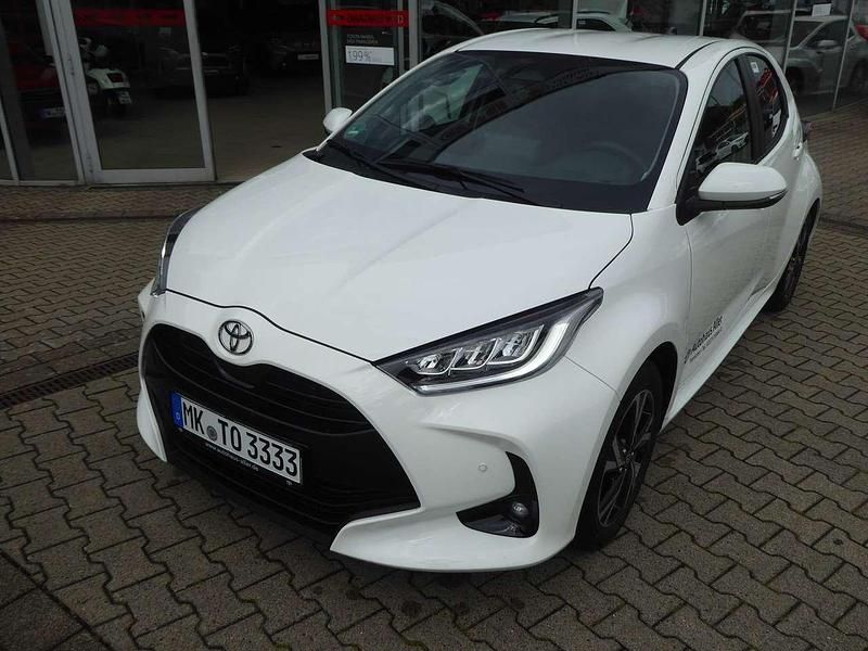 Schneeweiß Neu 2025 Toyota Yaris Comfort Kleinwagen | 28.790 € (Teuer) - Bild 1/4