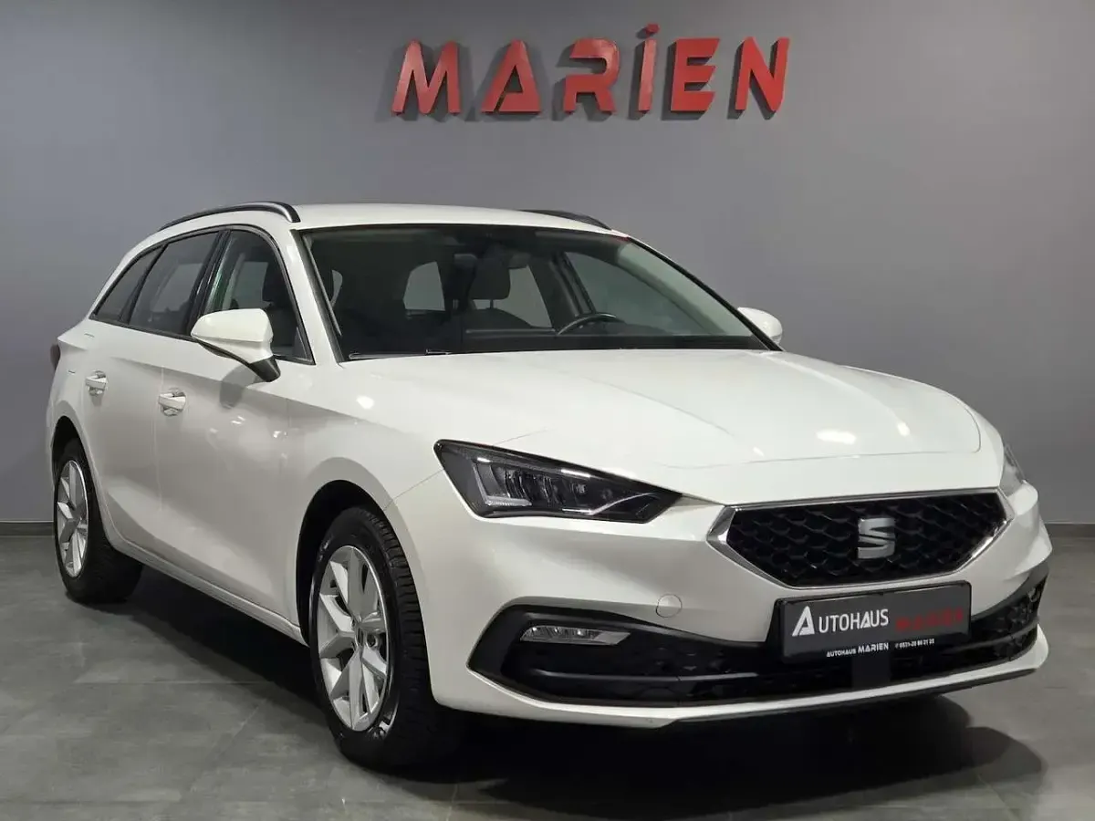 Używany Seat Leon 150 KM (110 kW) 2023 Biały Kombi
