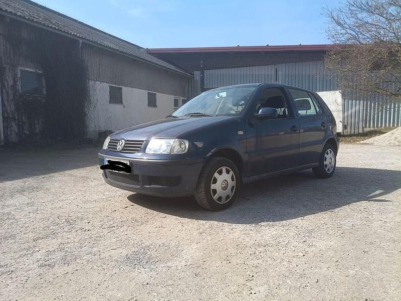 Second-hand VW Polo Basis 60 CP (44 kW) 1999 Albastru Berlinǎ