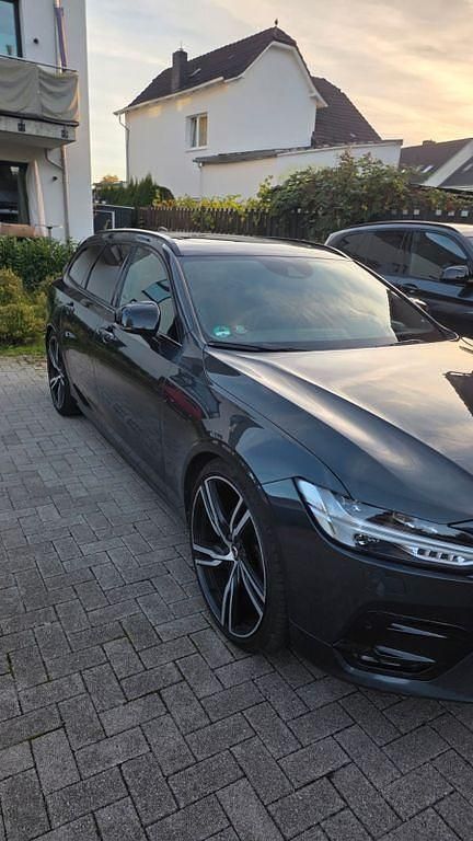 Grau Gebraucht 2019 Volvo V90 R-Design Kombi | 19.999 € (Fairer Preis) - Bild 1/4