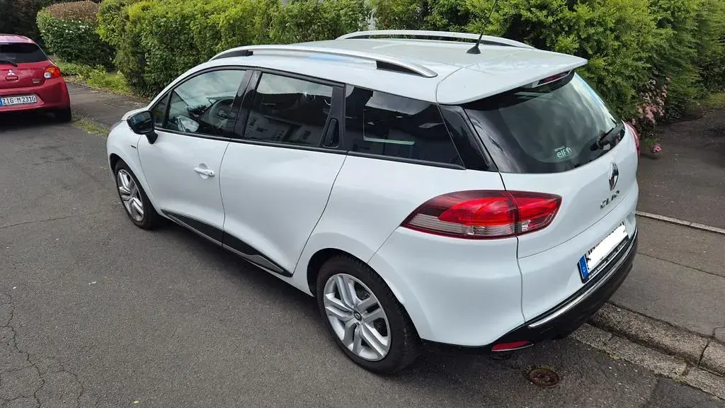 Gebraucht Renault Clio LIMITED 73 PS (53 kW) 2018 Weiß Limousine