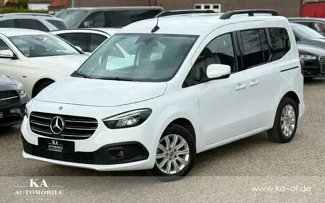 Gebraucht Mercedes T180 Edition 116 PS (85 kW) 2024 Weiß Van / Kleinbus