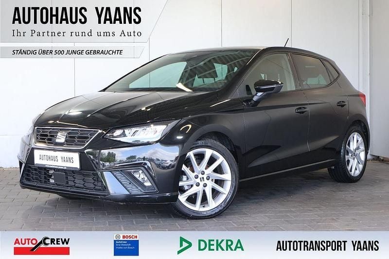 Schwarz Gebraucht 2024 Seat Ibiza FR Limousine | 14.989 € (Superpreis) - Bild 1/4