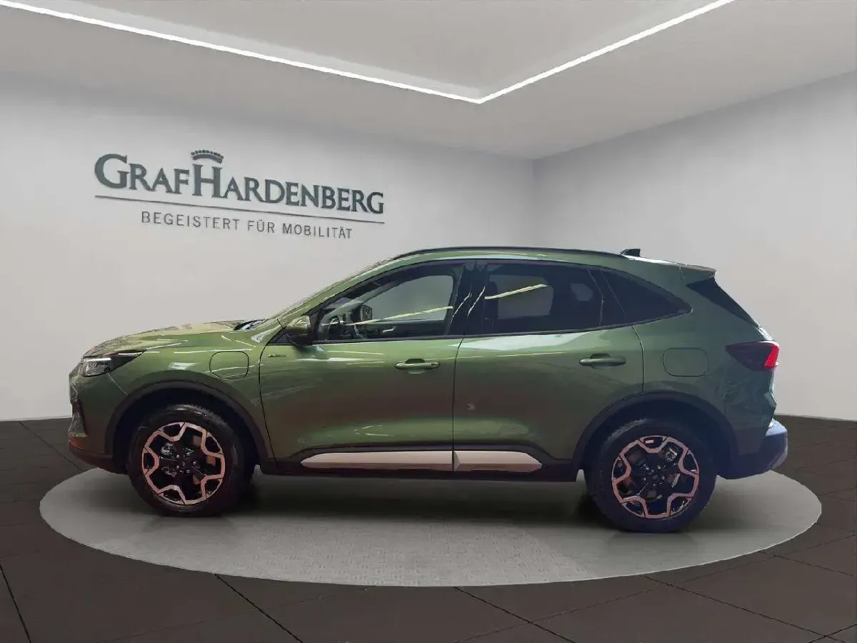 Neu Ford Kuga Active 242 PS (177 kW) 2025 Bursting green SUV