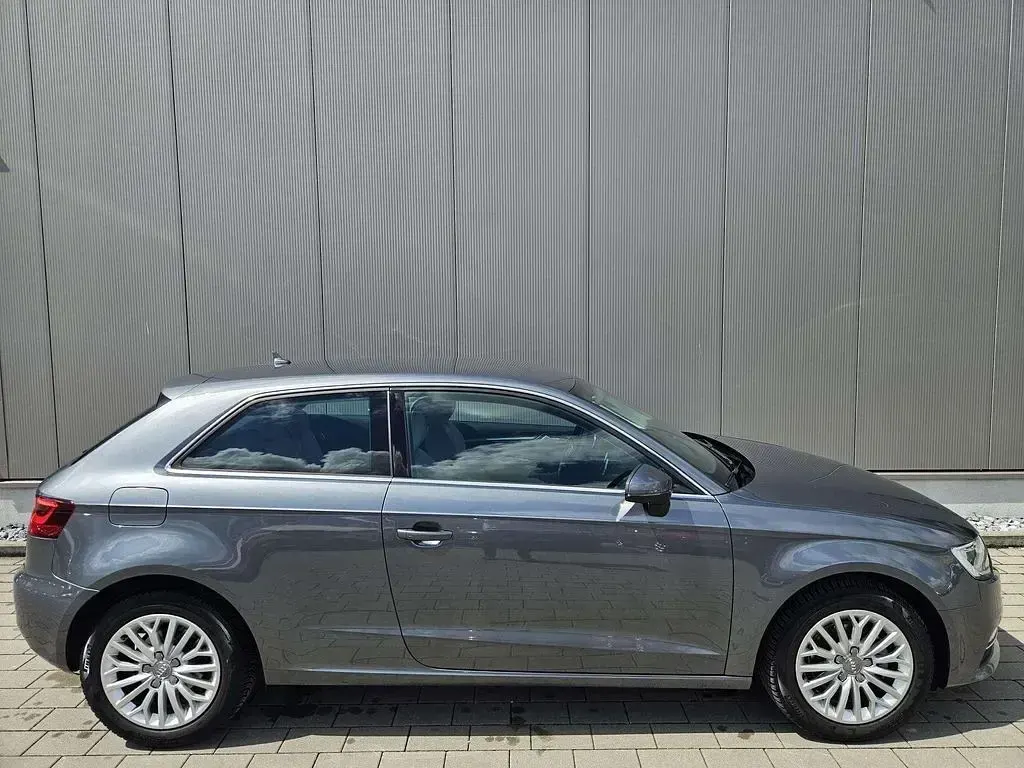 Gebraucht Audi A3 Ambiente 105 PS (77 kW) 2013 Monsungrau metallic Kleinwagen