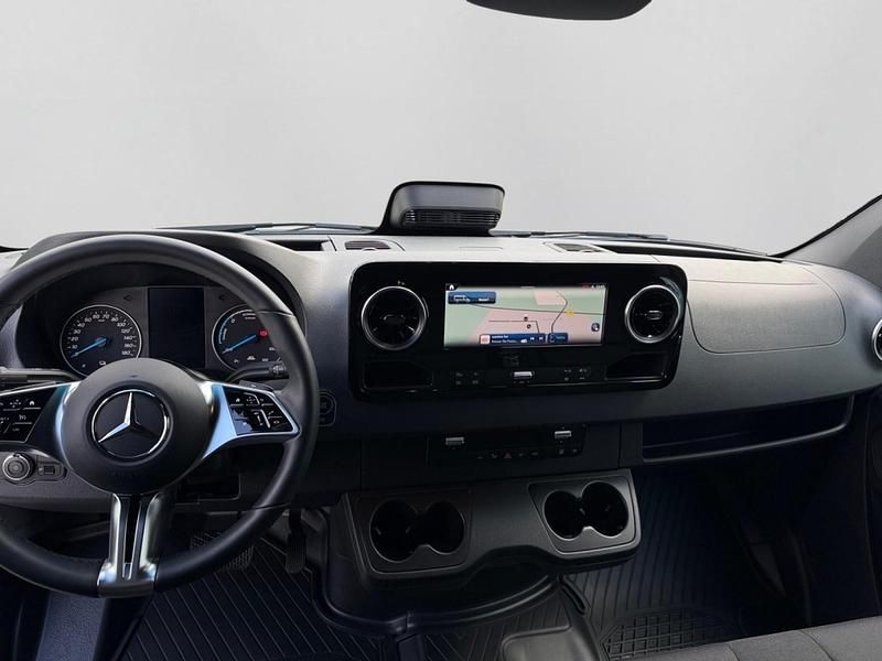 Second-hand Mercedes E-Sprinter 73 kW (100 CP) 2024 Alb Van