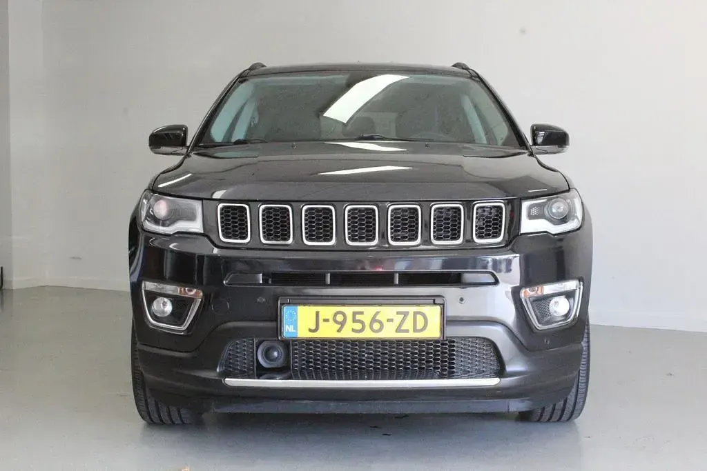Gebraucht Jeep Compass Limited 150 PS (110 kW) 2020 Schwarz SUV
