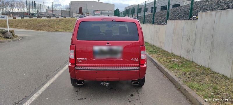 Second-hand Dodge Nitro 260 CP (191 kW) 2007 Roșu SUV