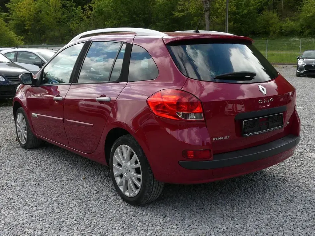 Gebraucht Renault Clio IV Dynamique 101 PS (74 kW) 2012 Rot Limousine