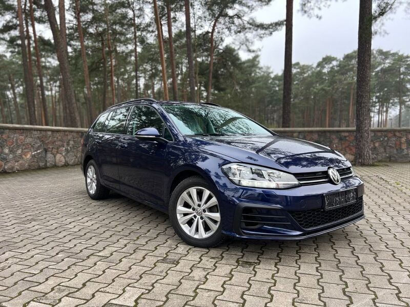 Blau Gebraucht 2017 VW Golf VII Kleinwagen | 7.650 € (Guter Preis) - Bild 1/4
