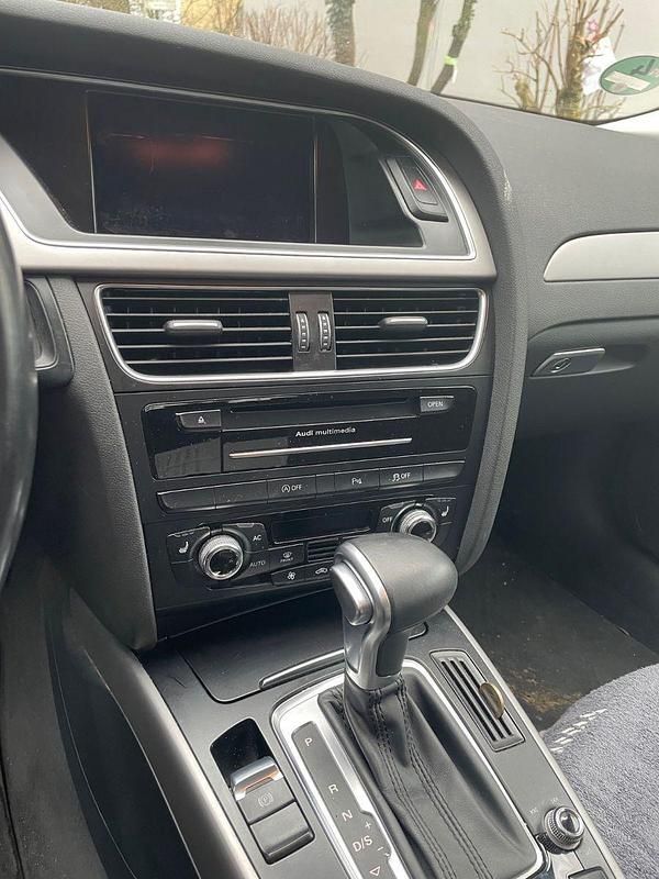 Gebraucht Audi A4 Ambiente 245 PS (180 kW) 2013 Blau Kombi