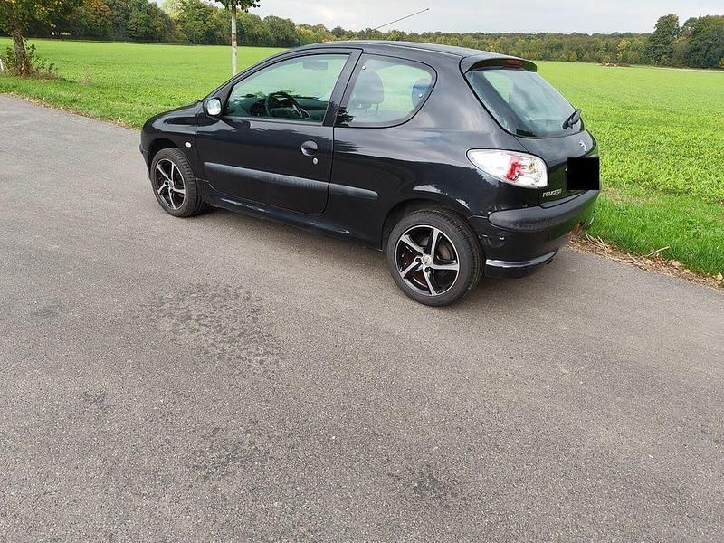 Gebraucht Peugeot 206 Filou 60 PS (44 kW) 2005 Schwarz Limousine