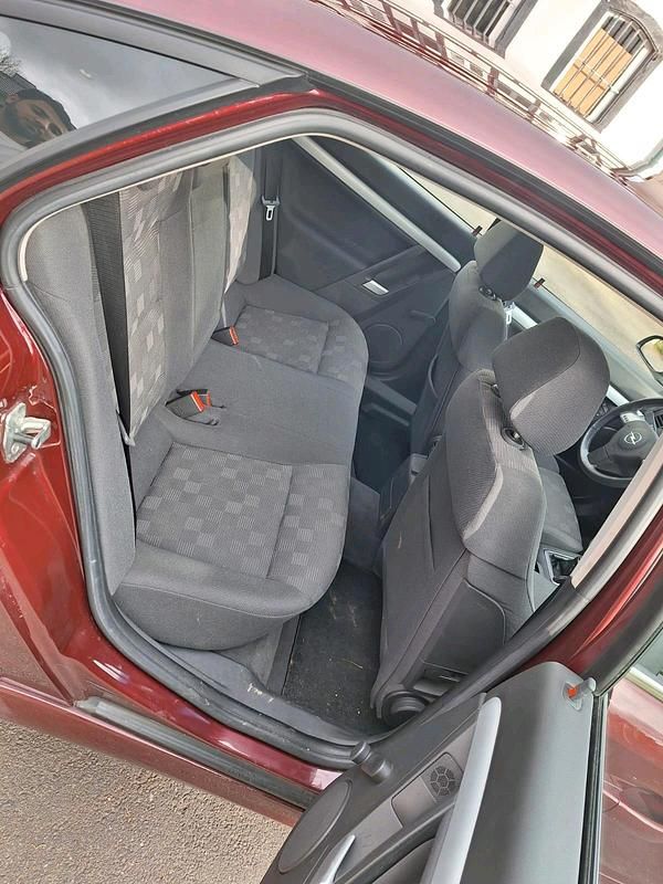 Beige Gebraucht 2003 Opel Vectra Limousine | 2.800 € (Etwas zu teuer) - Bild 1/4