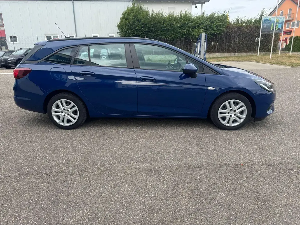 Gebraucht Opel Astra Edition 122 PS (89 kW) 2020 Blau Kombi
