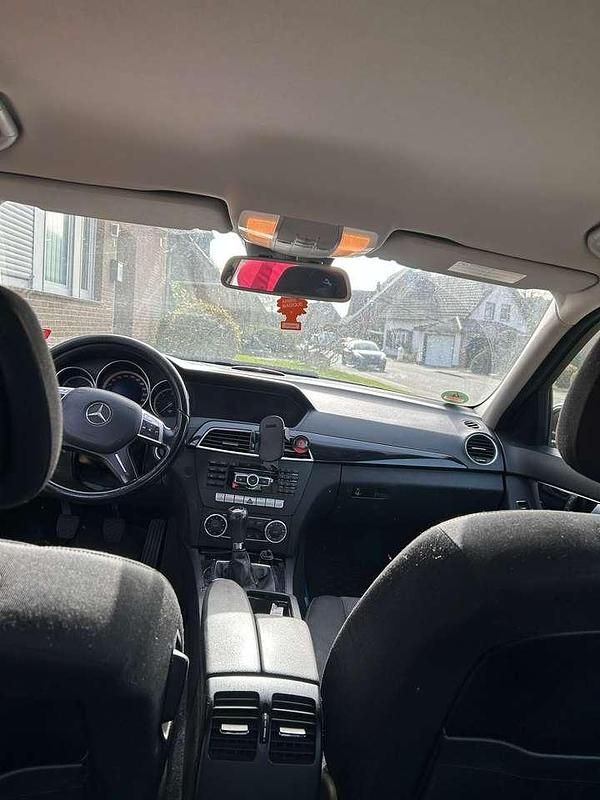 Gebraucht Mercedes C220 170 PS (125 kW) 2011 Schwarz Limousine