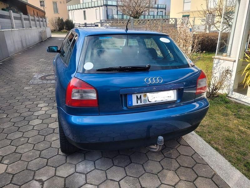 Gebraucht Audi A3 Ambiente 102 PS (75 kW) 2002 Blau Kleinwagen