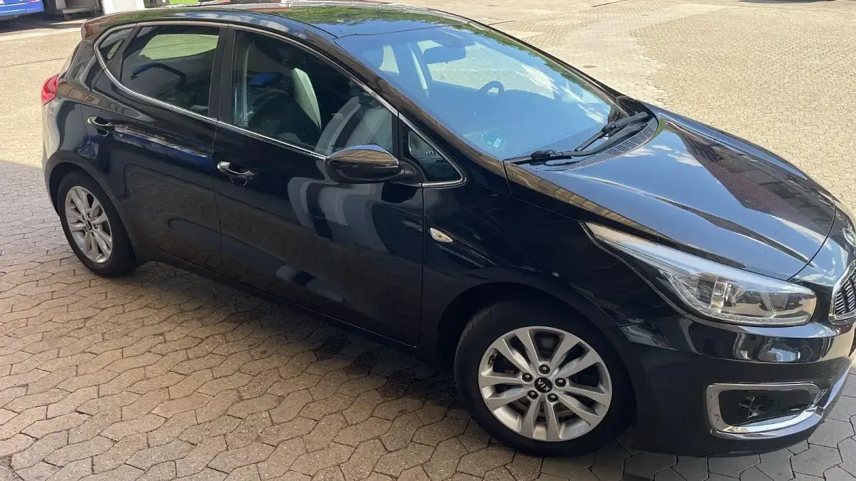 Gebraucht Kia Ceed DREAM-TEAM Edition 135 PS (99 kW) 2016 Schwarz Kleinwagen