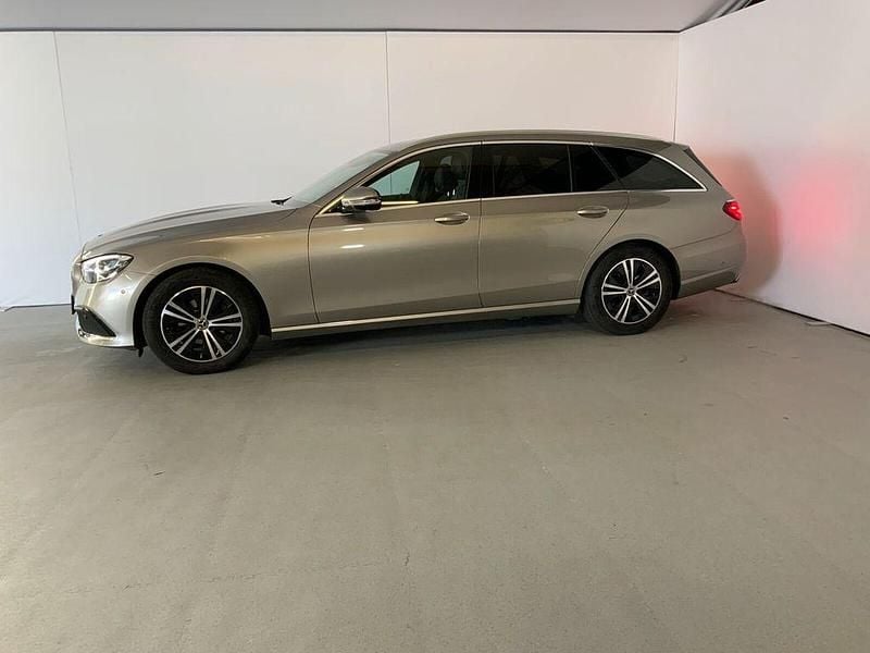 Gebraucht Mercedes E200 Avantgarde 197 PS (144 kW) 2023 Mojavesilber Kombi