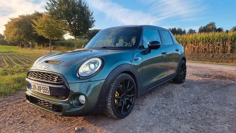 Grün Gebraucht 2014 Mini Cooper SD Kleinwagen | 15.790 € (Etwas zu teuer) - Bild 1/4