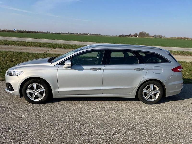 Gebraucht Ford Mondeo Trend 150 PS (110 kW) 2019 Silber Limousine