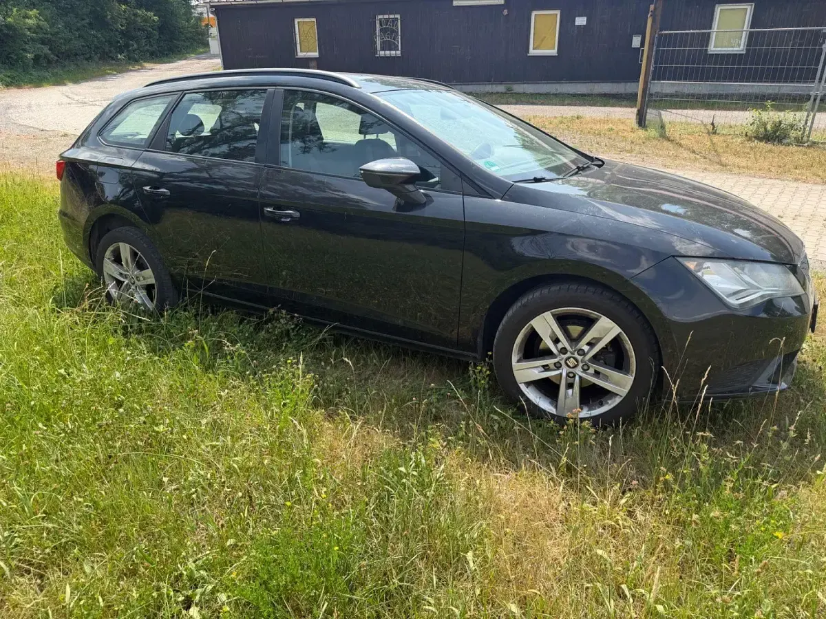 Gebraucht Seat Leon ST Style 105 PS (77 kW) 2014 Schwarz Kombi