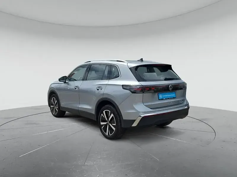 Gebraucht VW Tiguan Elegance 193 PS (141 kW) 2025 Oyster silver metallic SUV