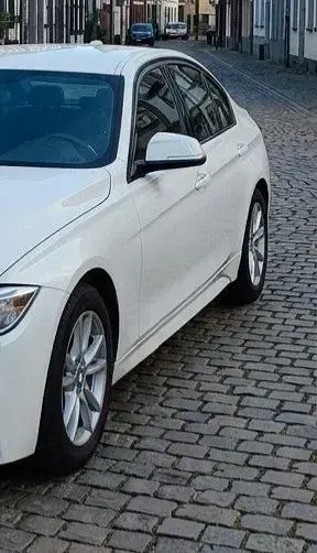 Gebraucht BMW 316 125 PS (91 kW) 2016 Weiß Limousine