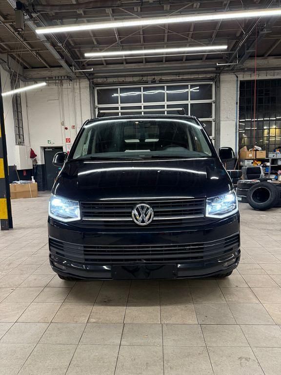Schwarz Gebraucht 2015 VW T5 Van | 13.799 € - Bild 1/4