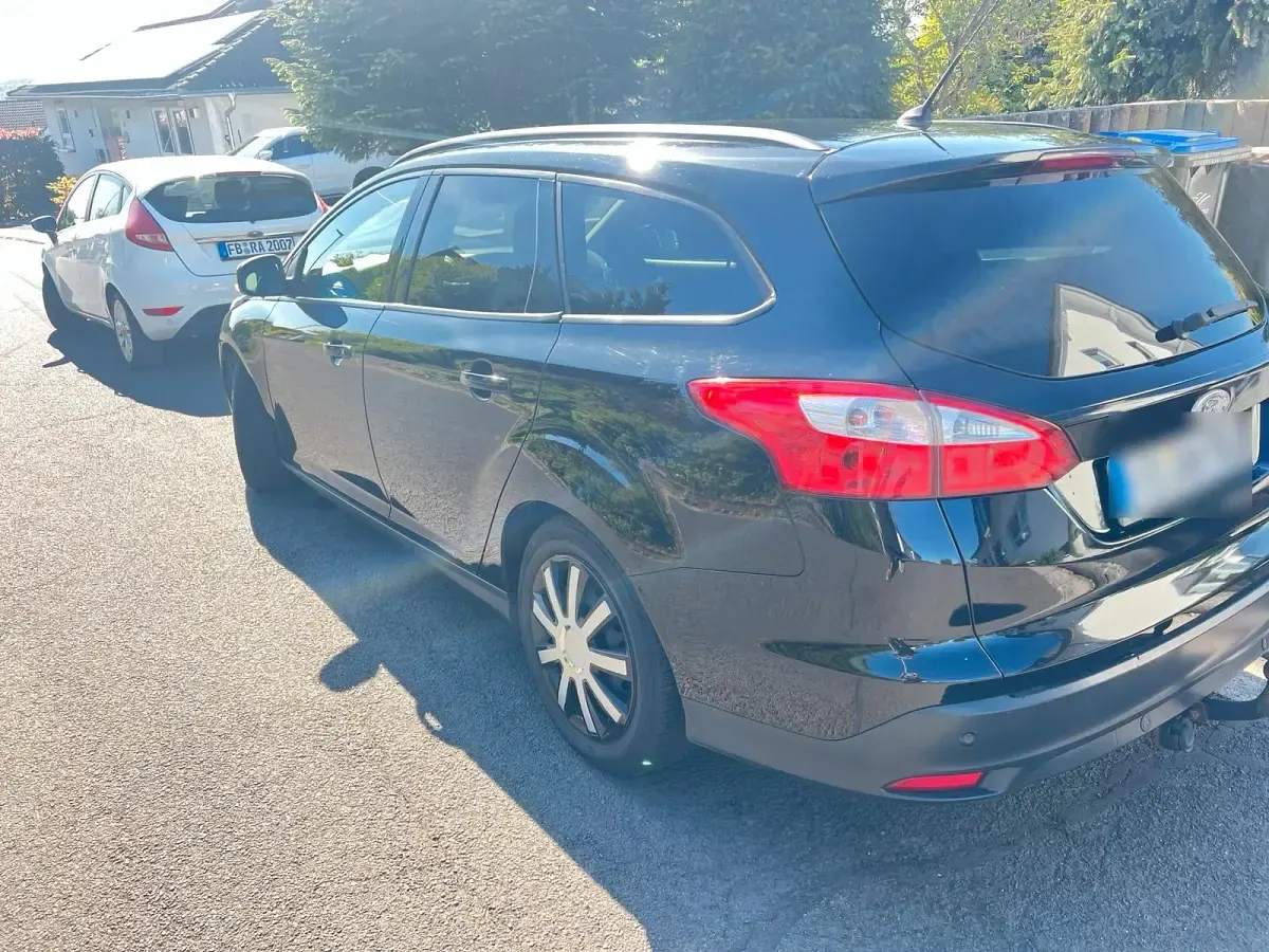 Używany Ford Focus 105 KM (77 kW) 2011 Czarny Kombi