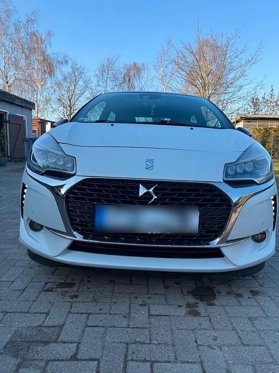 Gebraucht DS Automobiles DS3 Connected Chic 110 PS (80 kW) 2016 Weiß Kleinwagen