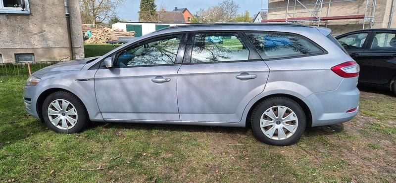 Second-hand Ford Mondeo 160 CP (117 kW) 2012 Gri Break
