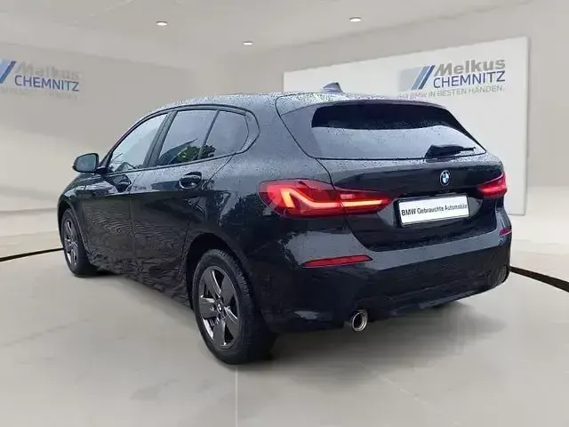 Gebraucht BMW 118 Advantage 136 PS (100 kW) 2023 Saphirschwarz Kleinwagen